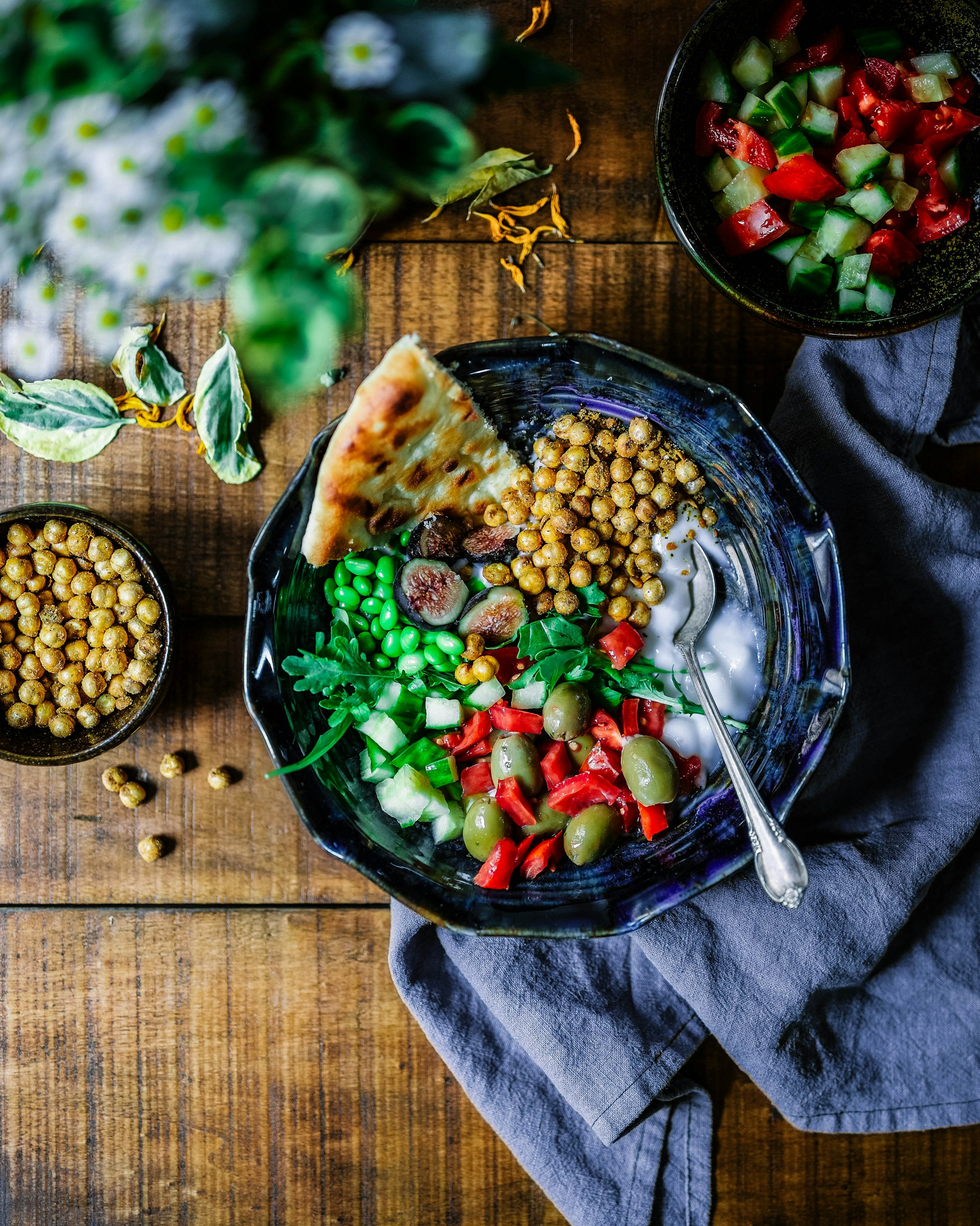 Vegetarian café bowl with fresh produce
